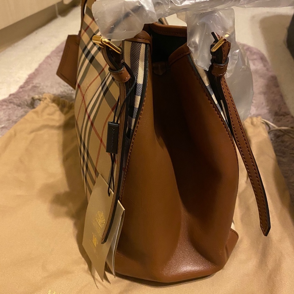 Burberry Canterbury Tote New w/tags and dust bag